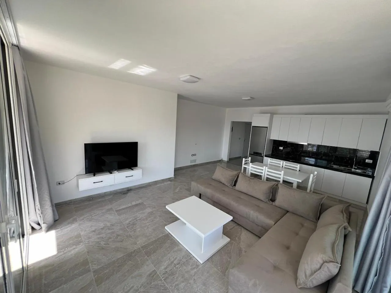 Apartment Beauty Villa Sarande ! Uphill Location Albania