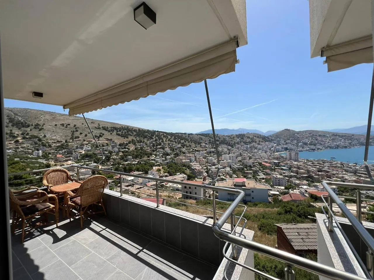 Apartment Beauty Villa Sarande ! Uphill Location
