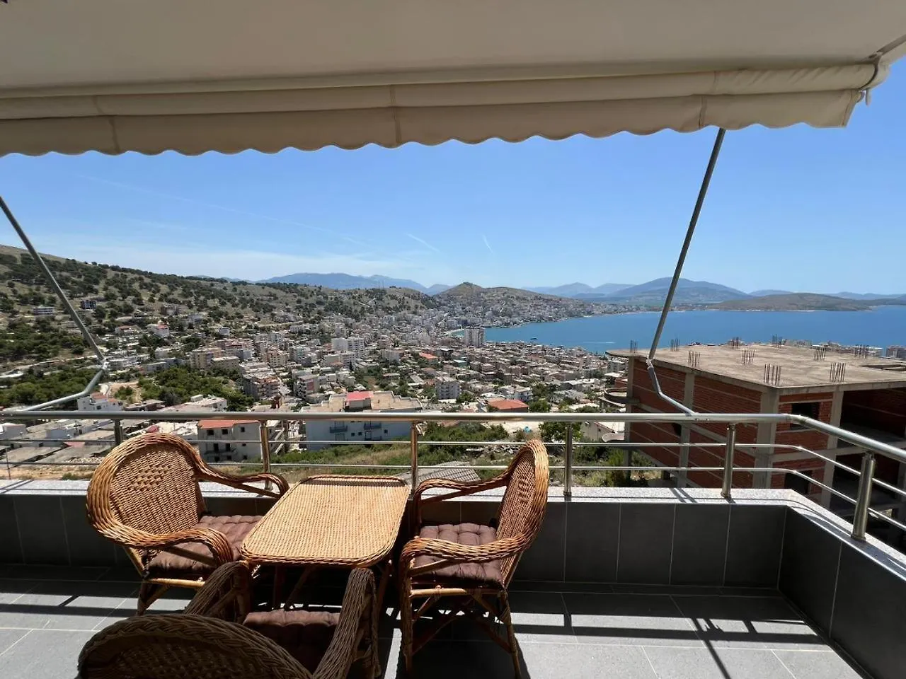 Apartment Beauty Villa Sarande ! Uphill Location
