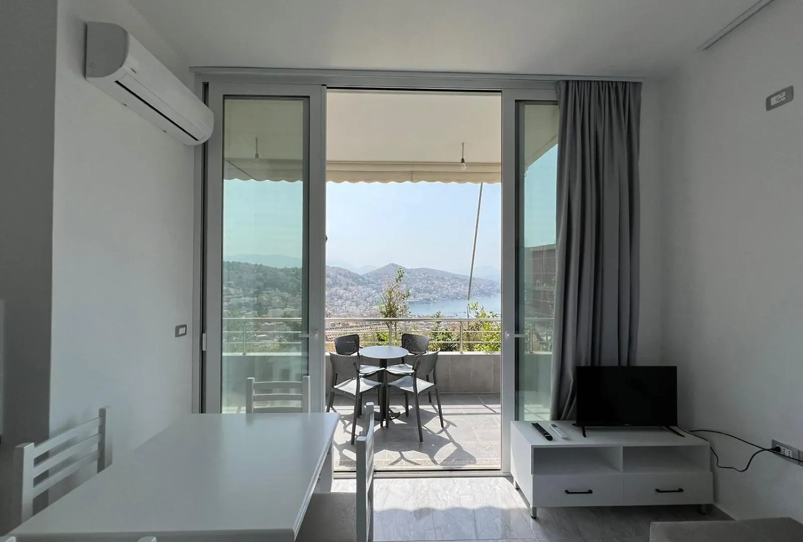 Beauty Villa Sarande ! Uphill Location 0*,  Albania