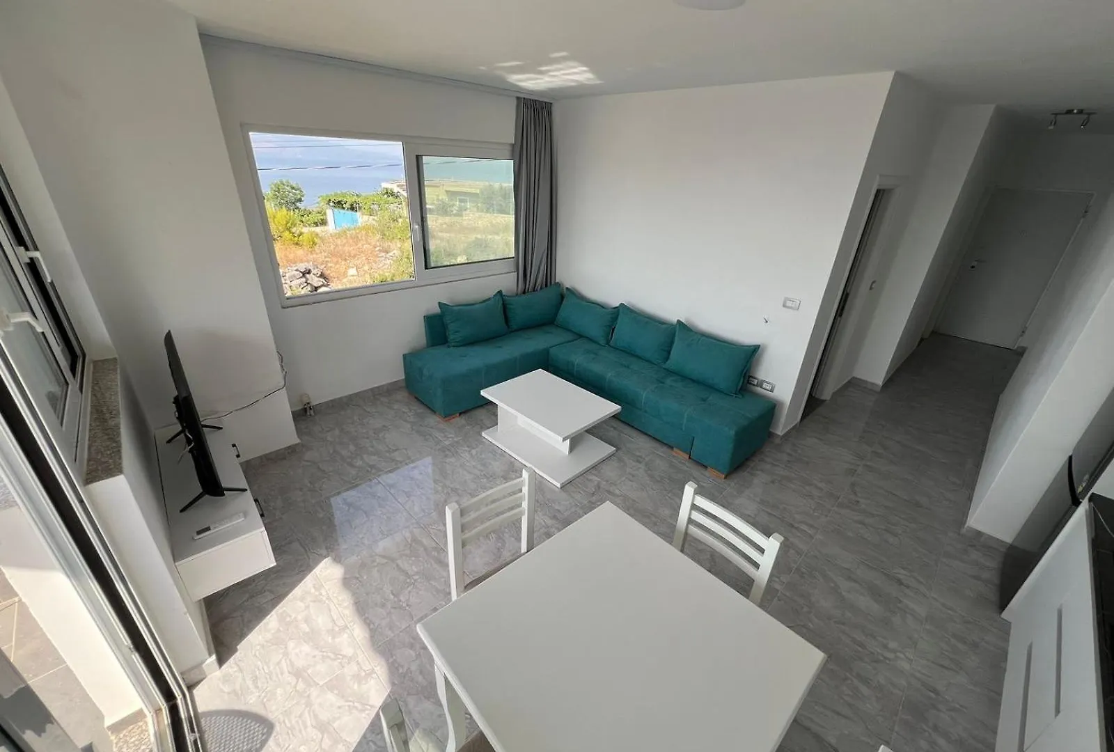 Apartment Beauty Villa Sarande ! Uphill Location