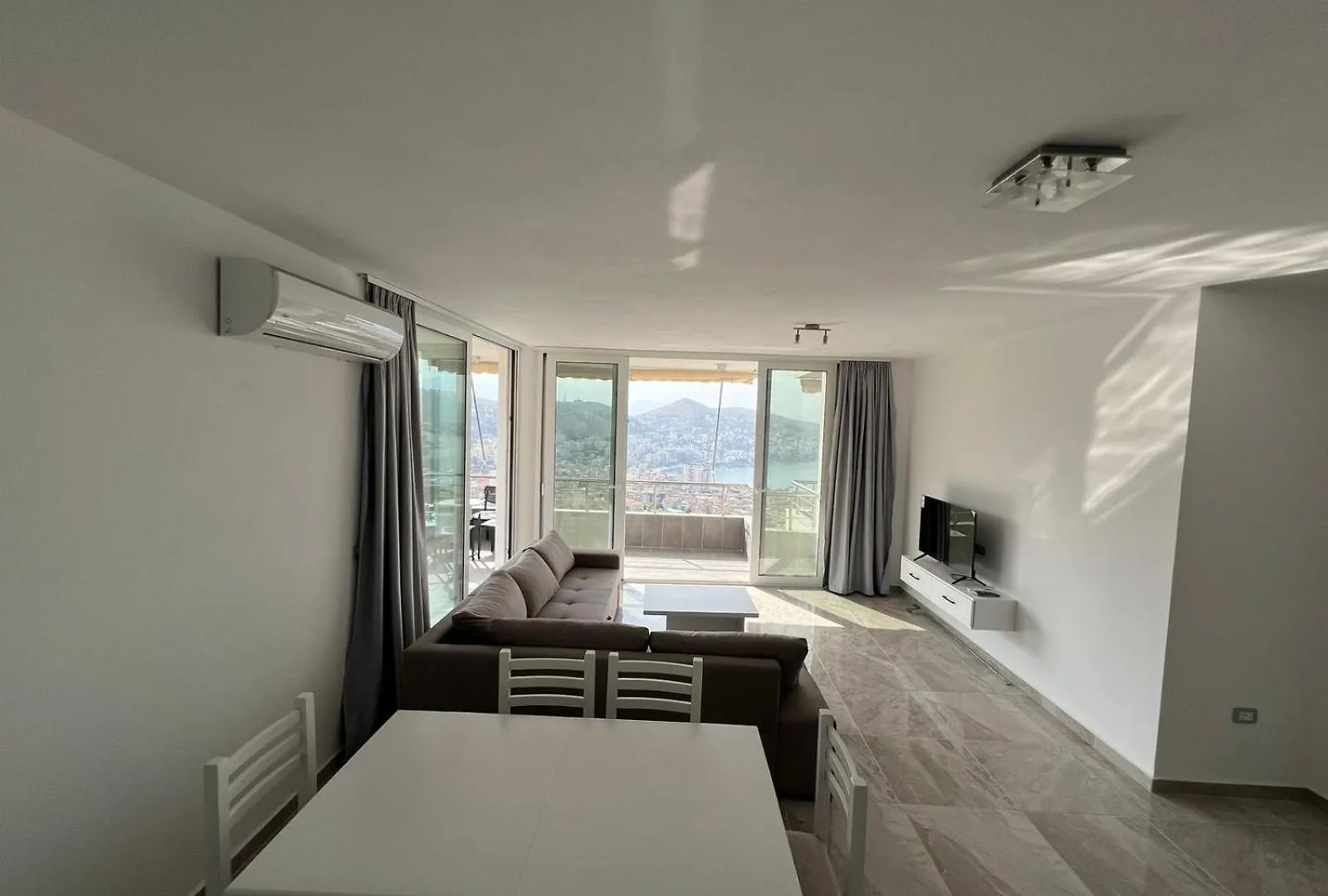 Beauty Villa Sarande ! Uphill Location