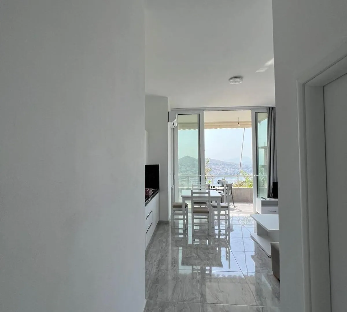 Beauty Villa Sarande ! Uphill Location 0*,