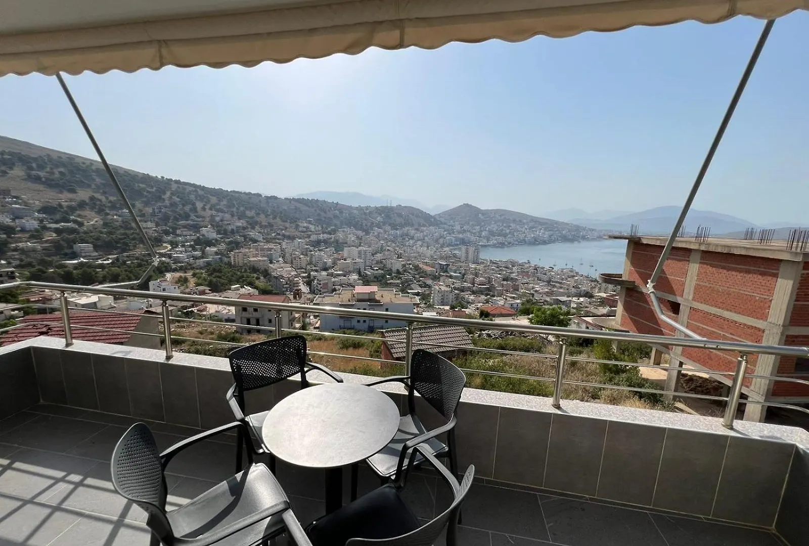 Beauty Villa Sarande ! Uphill Location Apartment